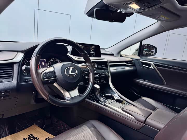 Фото 7 - Lexus RX