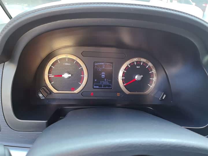 Фото 12 - Dongfeng Forthing Lingzhi M5