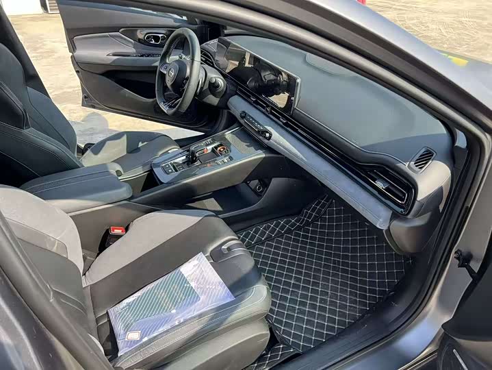 Фото 10 - GAC Trumpchi Empow R