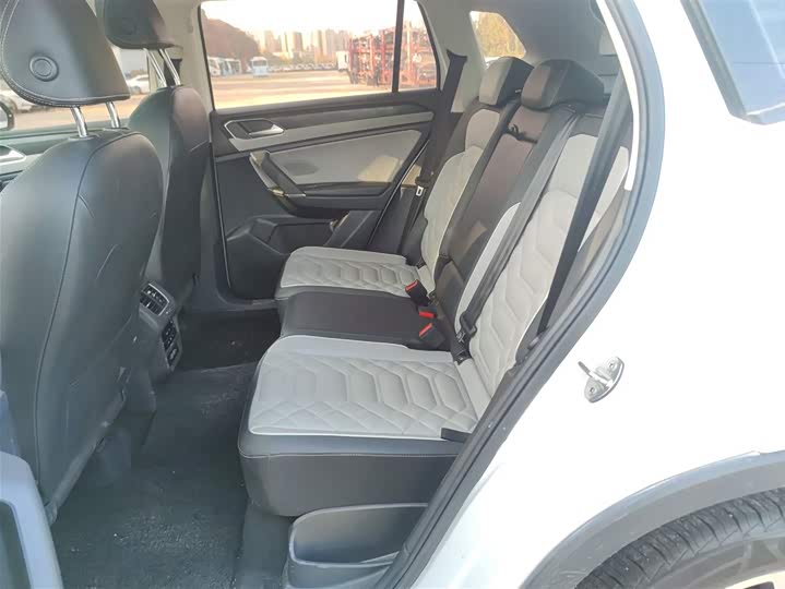 Фото 17 - Volkswagen Tayron