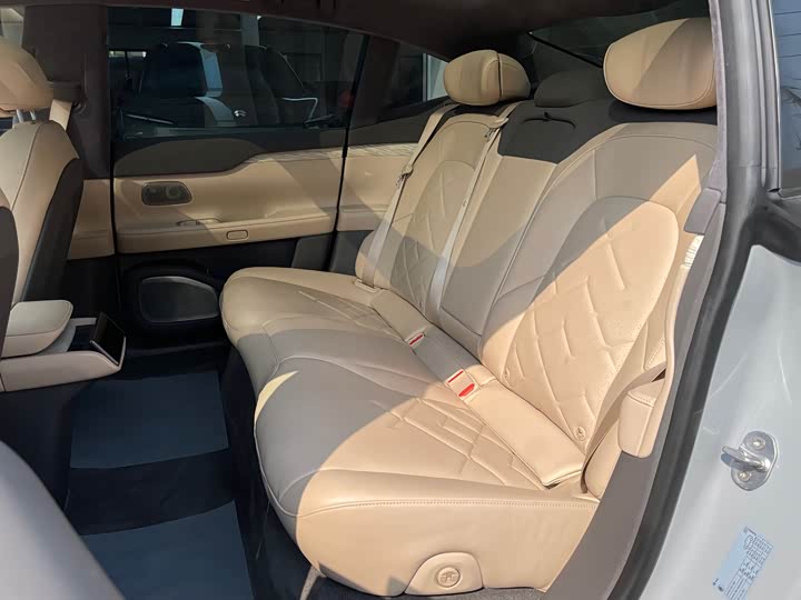 Фото 24 - Nio ET7