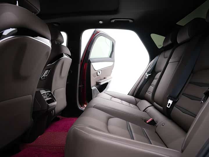 Фото 19 - BYD Han