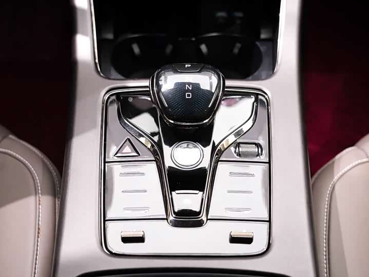 Фото 22 - BYD Han