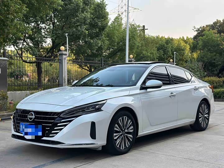 Фото 1 - Nissan Teana