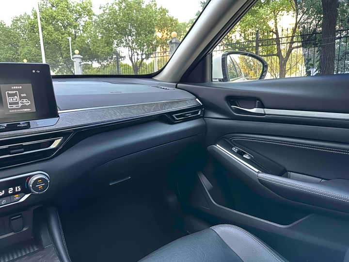 Фото 16 - Nissan Teana