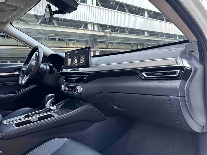 Фото 22 - Nissan Teana