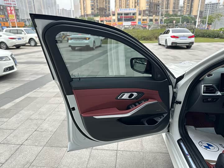 Фото 11 - BMW 3 Series