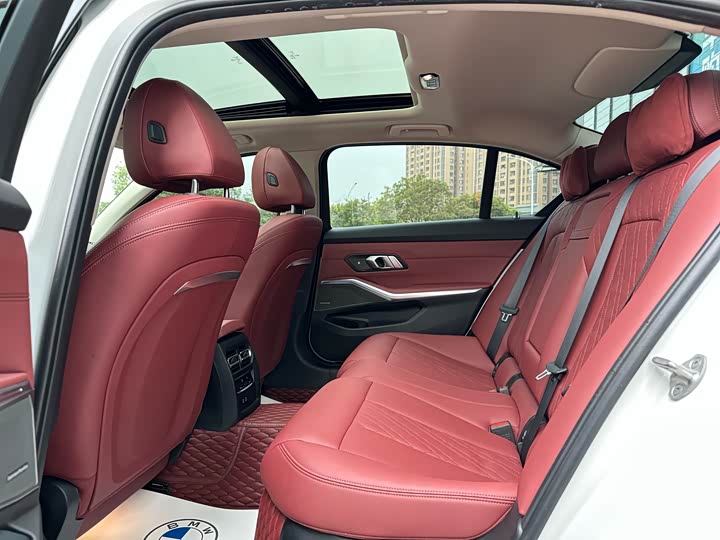 Фото 18 - BMW 3 Series