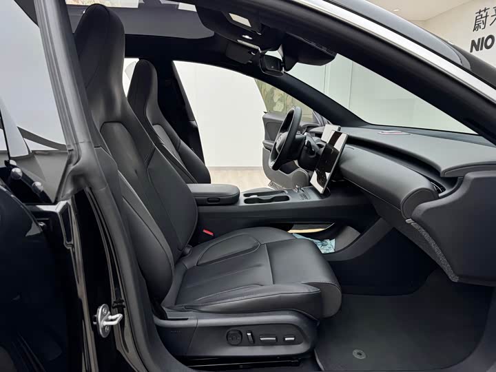 Фото 11 - Nio ET5T