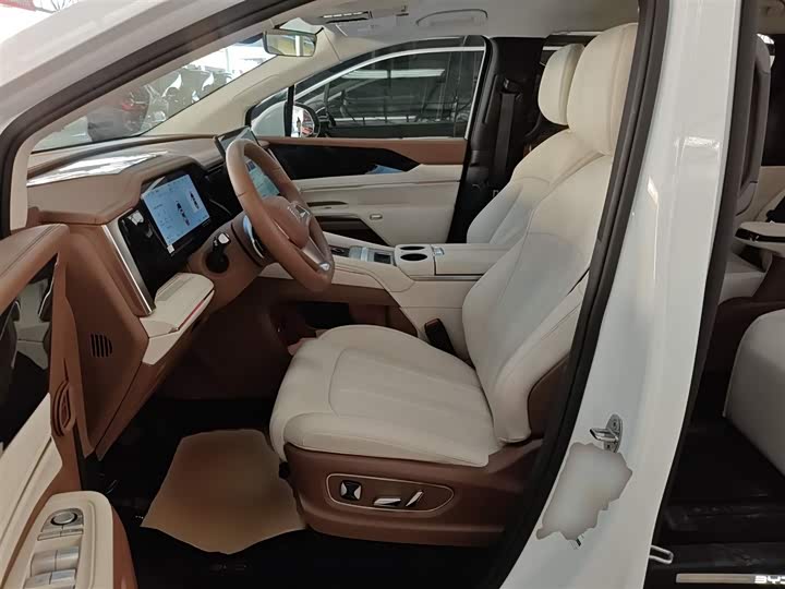 Фото 15 - BYD Xia