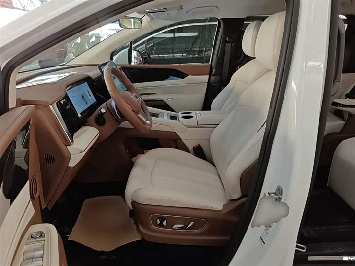 Фото 16 - BYD Xia