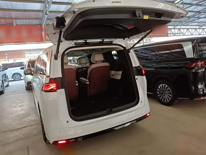 Фото 19 - BYD Xia