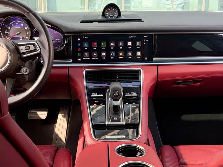 Фото 10 - Porsche Panamera