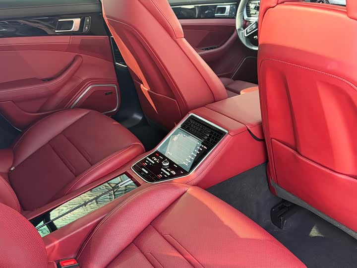 Фото 12 - Porsche Panamera