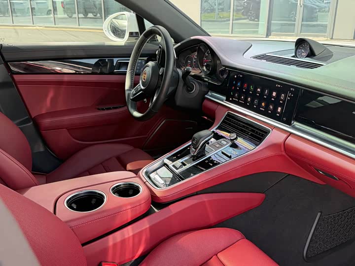 Фото 17 - Porsche Panamera