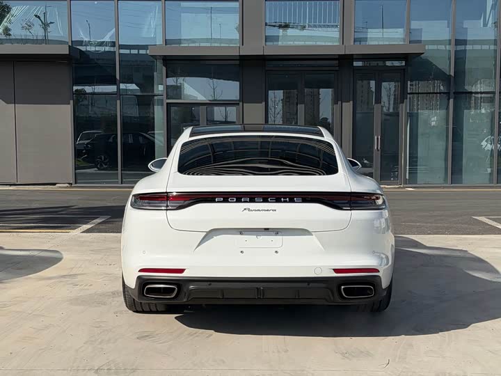 Фото 4 - Porsche Panamera