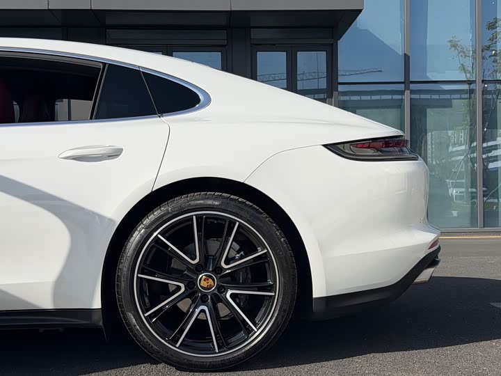 Фото 7 - Porsche Panamera