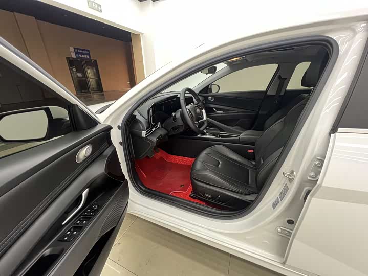 Фото 10 - Hyundai Elantra N line