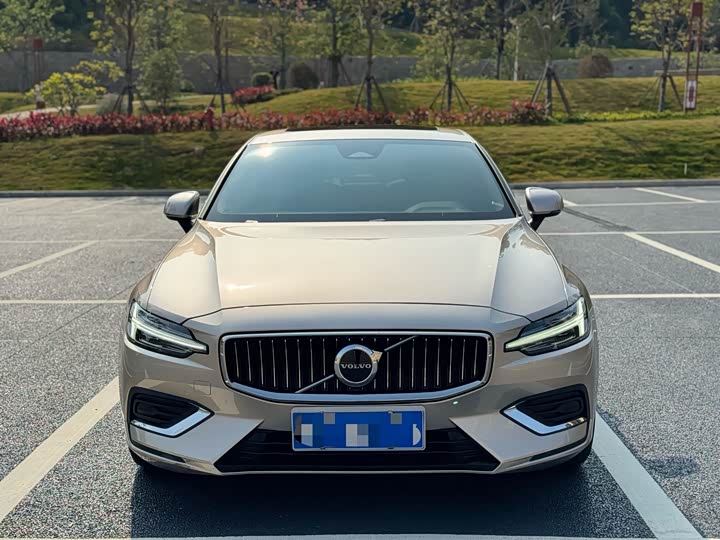 Фото 2 - Volvo S60