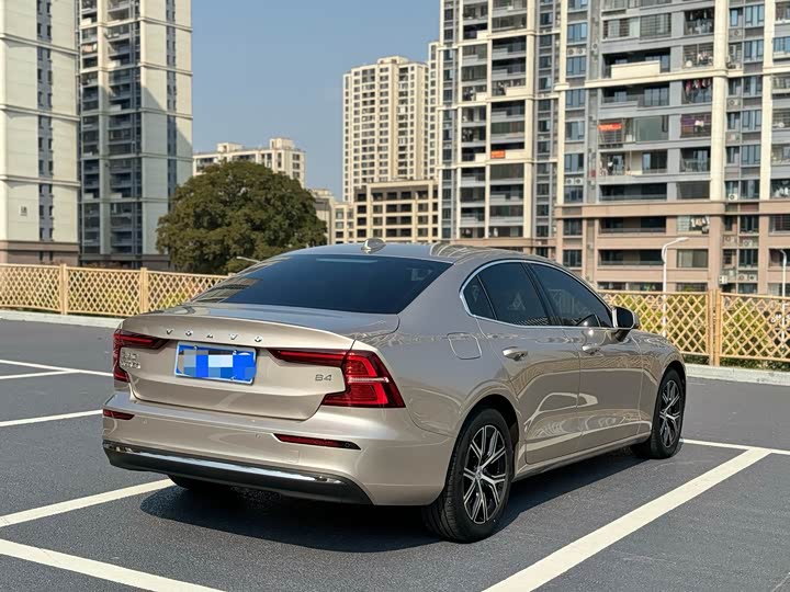 Фото 4 - Volvo S60