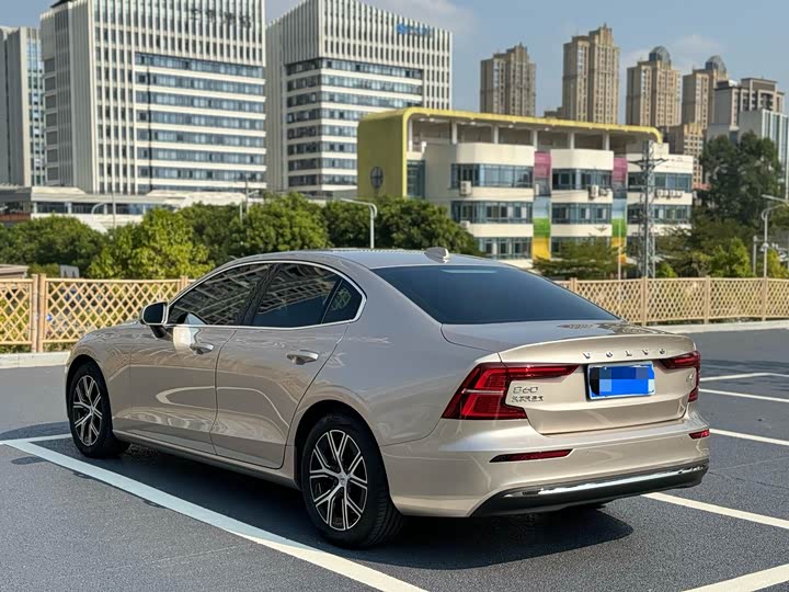 Фото 5 - Volvo S60