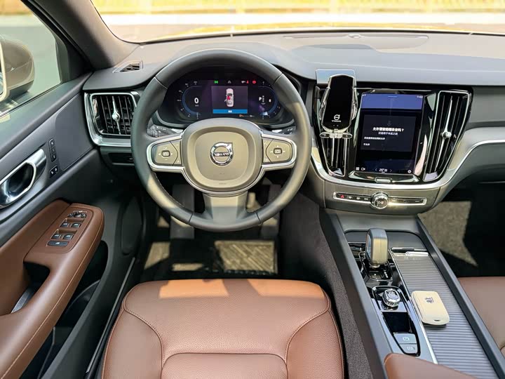 Фото 9 - Volvo S60