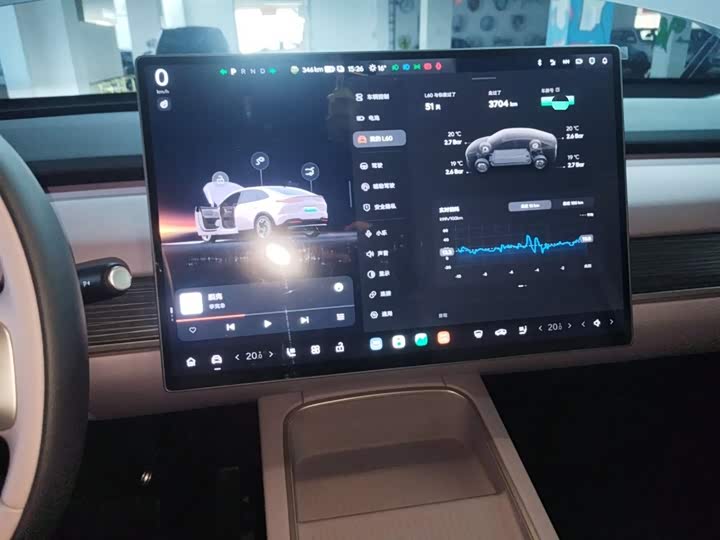 Фото 13 - Nio Onvo L60