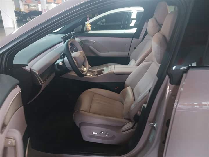 Фото 15 - Nio Onvo L60