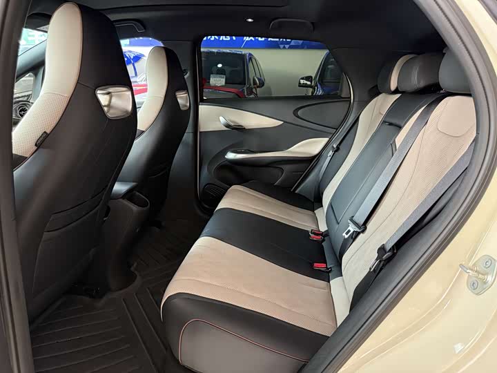 Фото 12 - BYD Dolphin