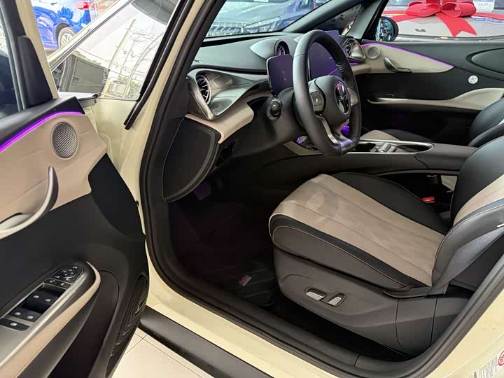 Фото 16 - BYD Dolphin