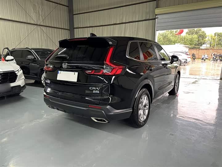 Фото 14 - Honda CR-V