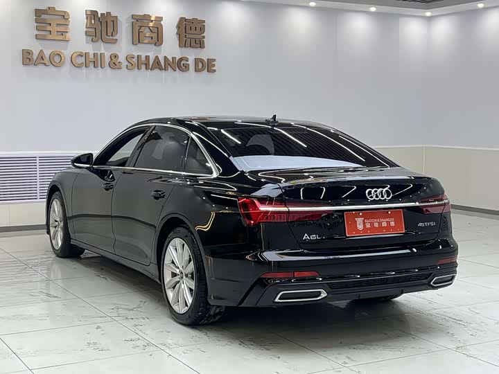 Фото 4 - Audi A6L