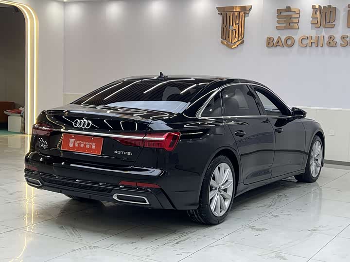 Фото 6 - Audi A6L