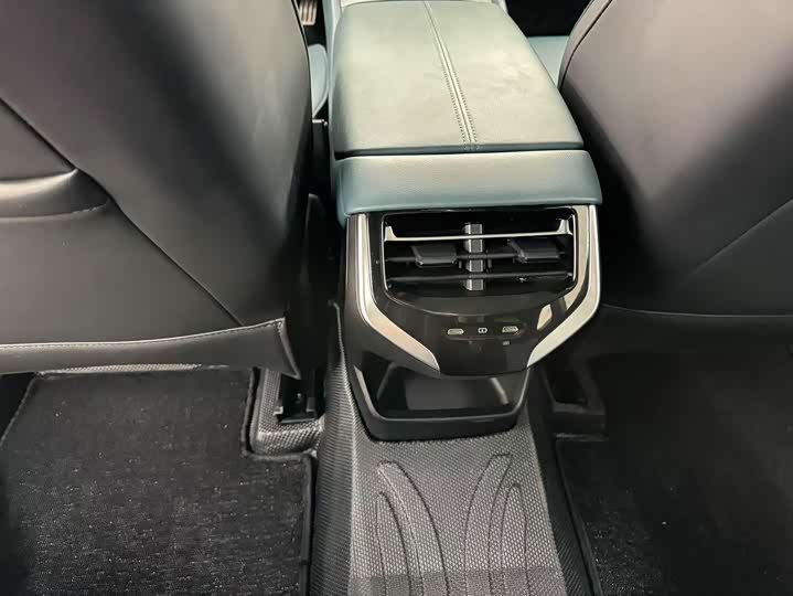 Фото 8 - MG Motor 7