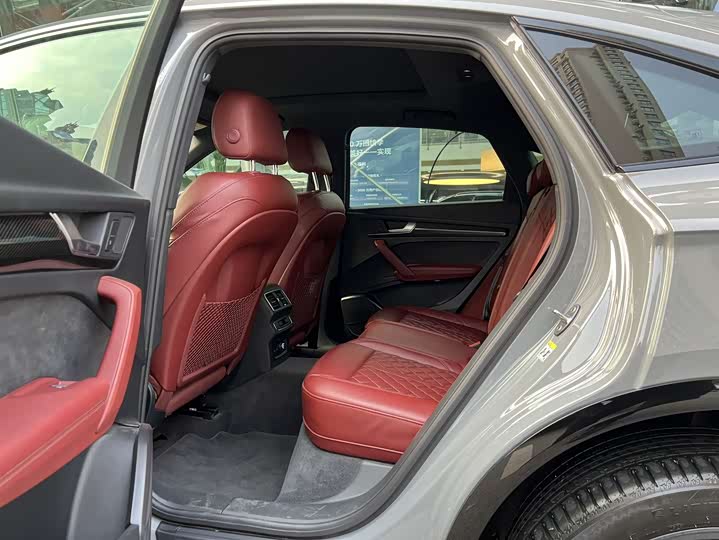 Фото 6 - Audi Q5L Sportback