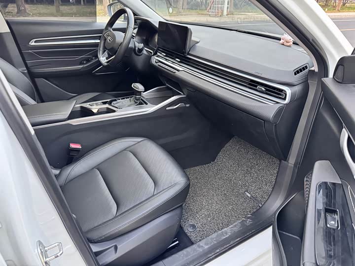 Фото 11 - Geely Emgrand