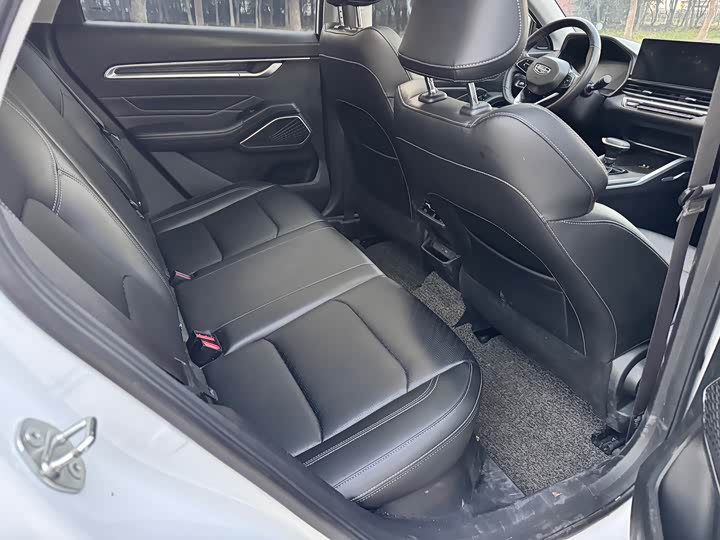 Фото 12 - Geely Emgrand