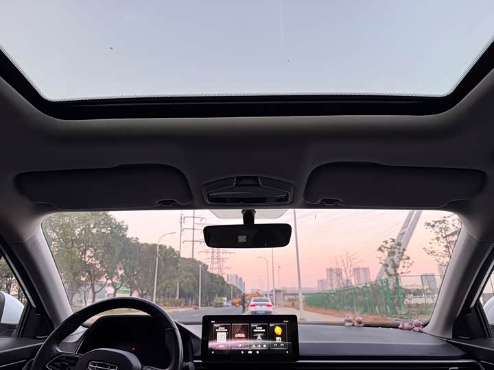 Фото 15 - Geely Emgrand