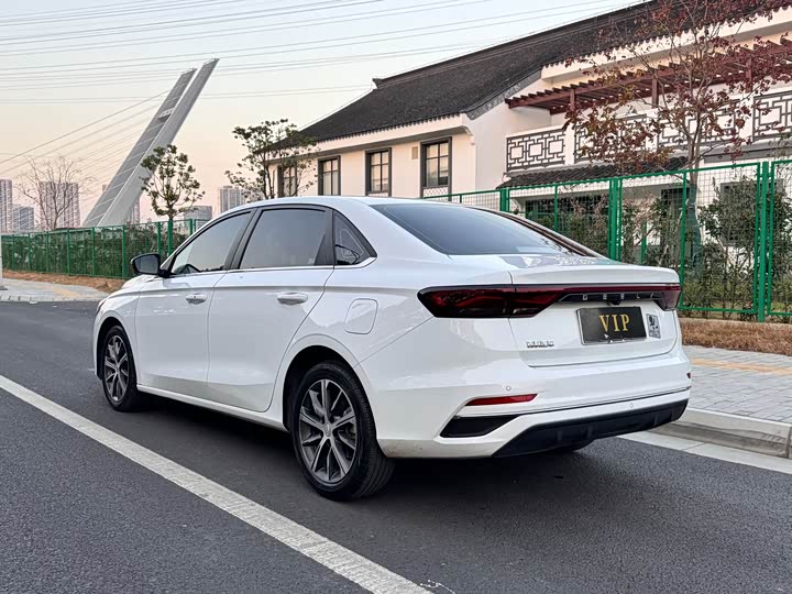 Фото 5 - Geely Emgrand