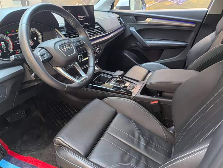 Фото 18 - Audi Q5L