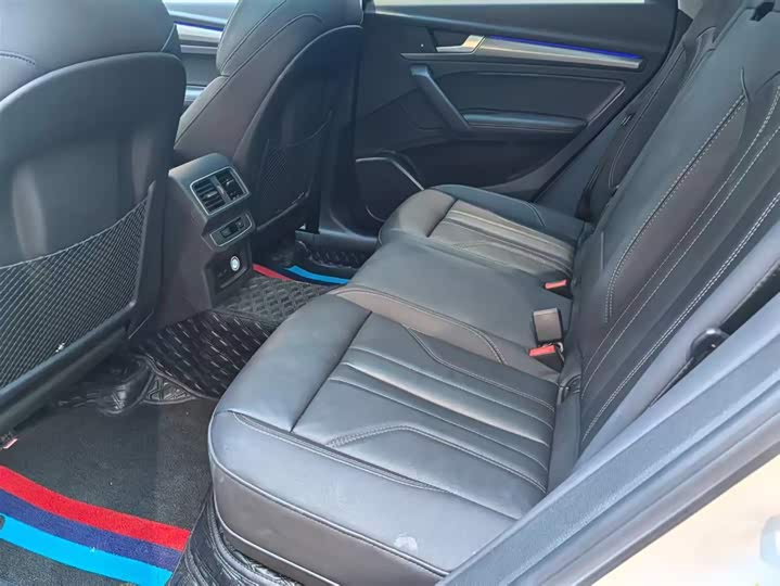 Фото 7 - Audi Q5L