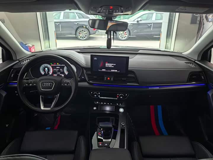 Фото 8 - Audi Q5L