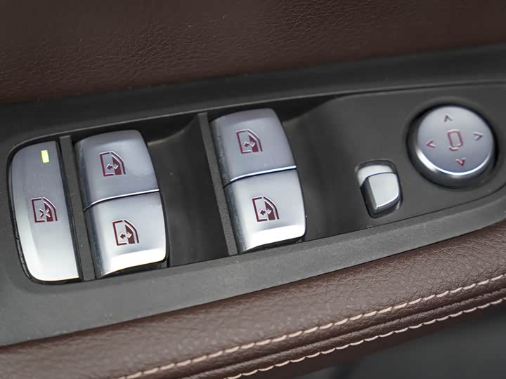 Фото 10 - BMW 1 Series