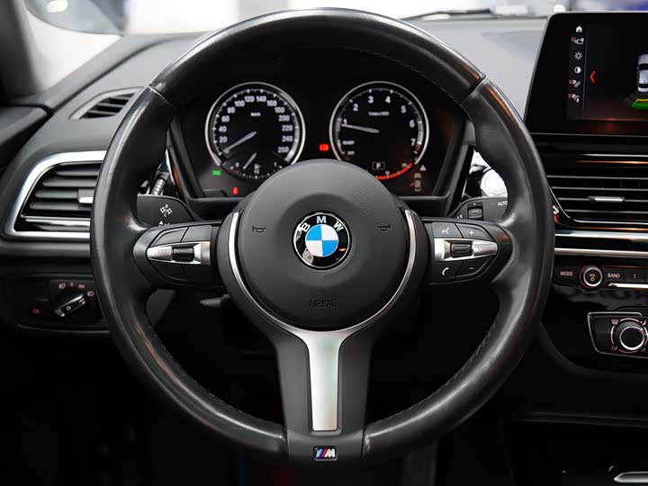 Фото 17 - BMW 1 Series