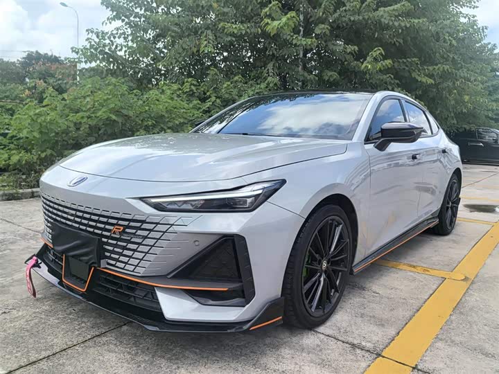 Фото 1 - Changan UNI-V