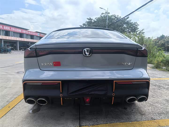 Фото 12 - Changan UNI-V