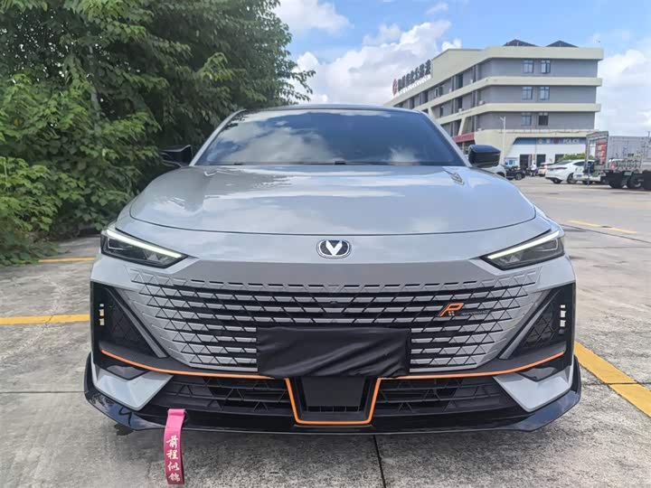 Фото 2 - Changan UNI-V