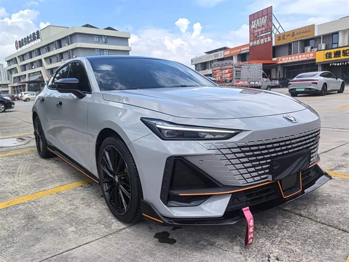 Фото 3 - Changan UNI-V