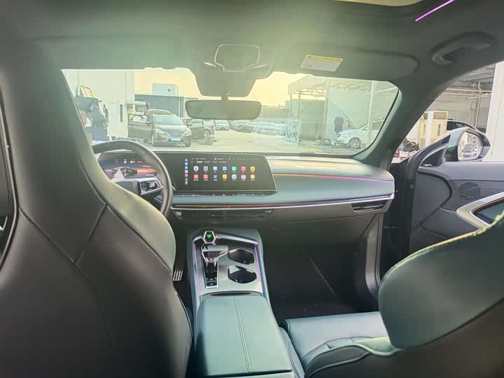 Фото 7 - MG Motor 7