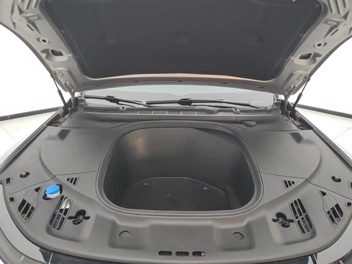 Фото 10 - XPeng P7